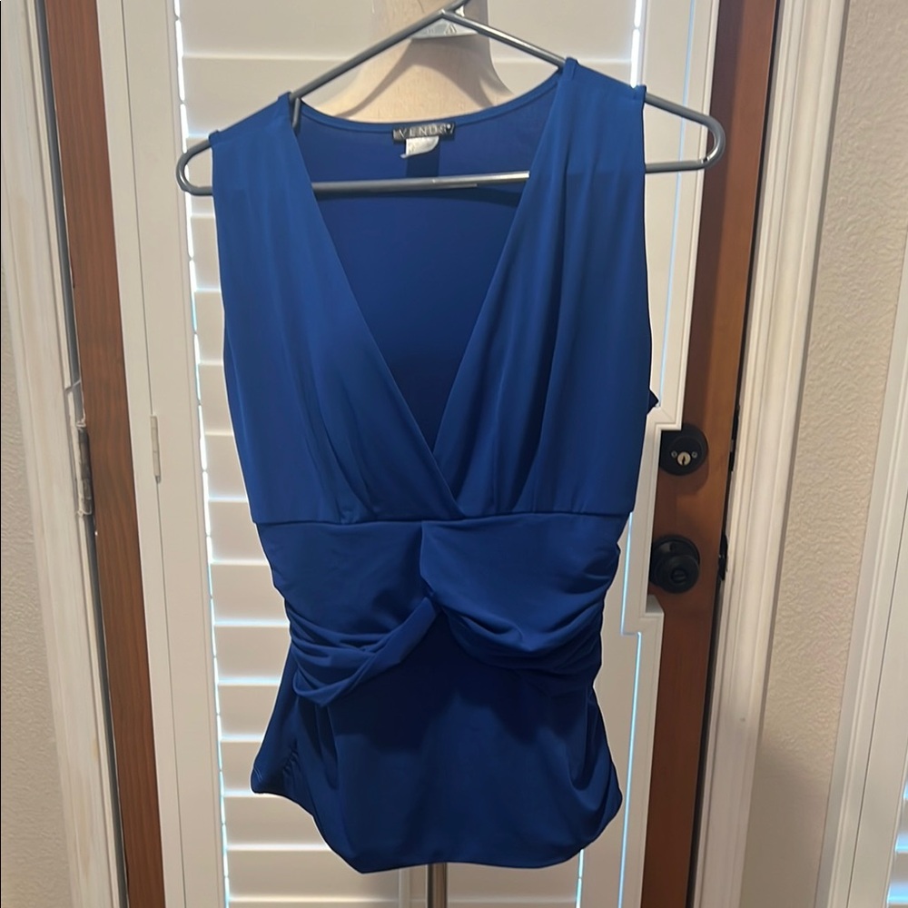 Venus Women's Blue Sleeveless Top M NWOT